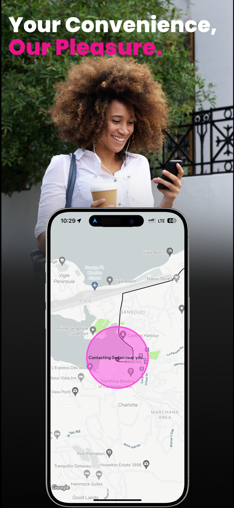 iCar Rider - Une femme souriant tout en réservant un trajet sur l'interface de carte de l'application iCar Rider.