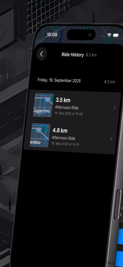 Urban Rider Scooter navigation - Schermata della cronologia dei percorsi nell'app di navigazione per scooter Urban Rider che mostra i tragitti passati e le distanze.