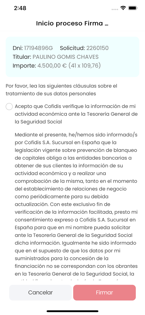 Mikrokredit-App-Oberfläche, die den Prozess der digitalen Signatur für einen Verbraucherkreditantrag einschließlich rechtlicher Bestimmungen und Unterschriftsfelder zeigt.