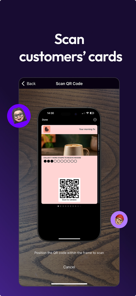 Passtastic Scanner - Un iPhone che scansiona un codice QR di una tessera fedeltà digitale utilizzando l'app Passtastic Scanner