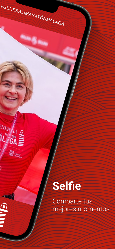 Una corredora compartiendo una selfie en la aplicación Generali Maraton Malaga