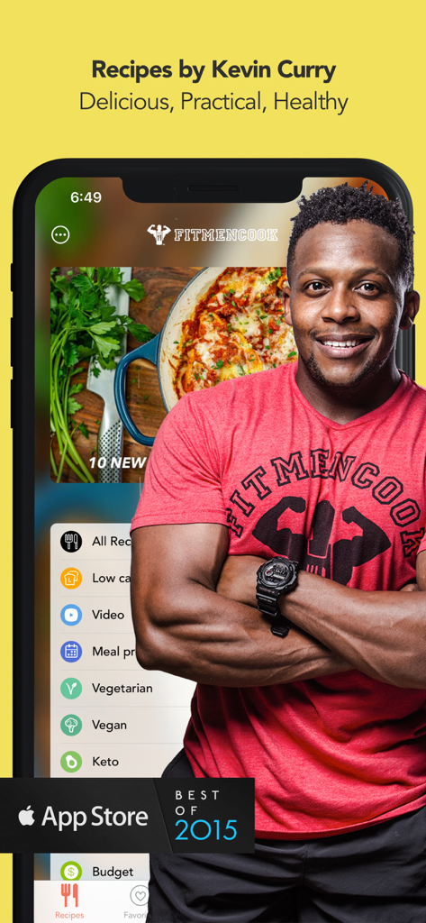 Werbe-Screenshot für die FitMenCook-App mit Gründer Kevin Curry und einer Liste gesunder Rezeptkategorien.