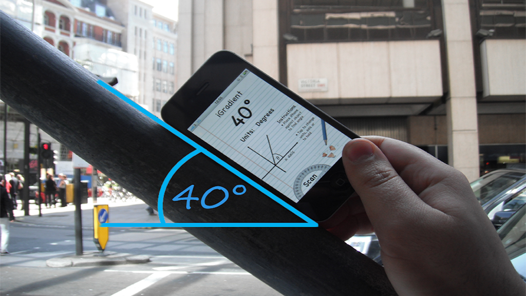 Using iGradient app on an iPhone to measure a 40 degree angle on a slanted pole