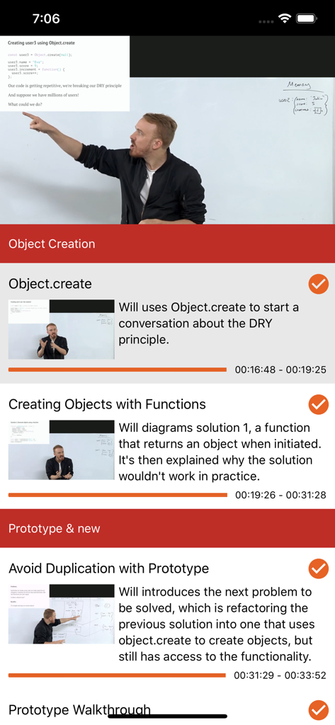 Frontend Masters - Interfaz de la aplicación móvil Frontend Masters que muestra una lección en video y una lista de módulos del curso.