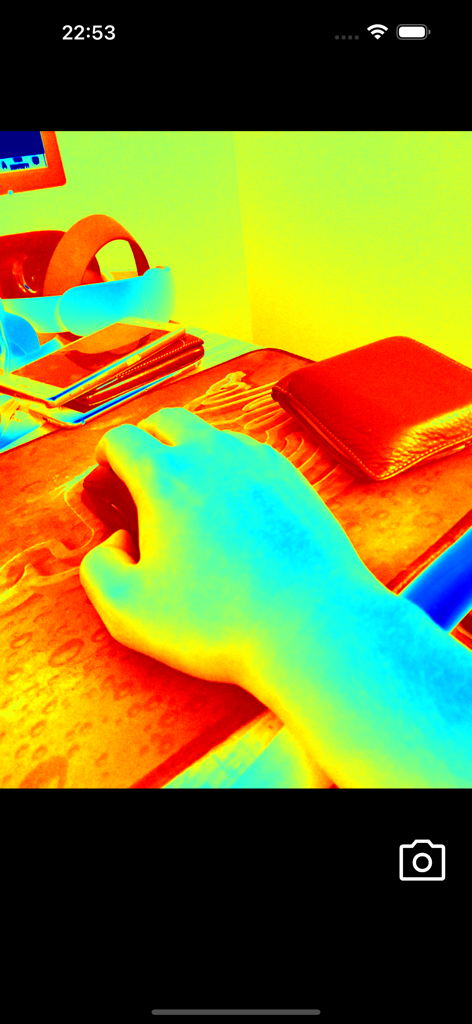 Thermography Camera - Simulateur d'application de caméra thermique montrant un filtre de couleur infrarouge sur une main et une souris d'ordinateur