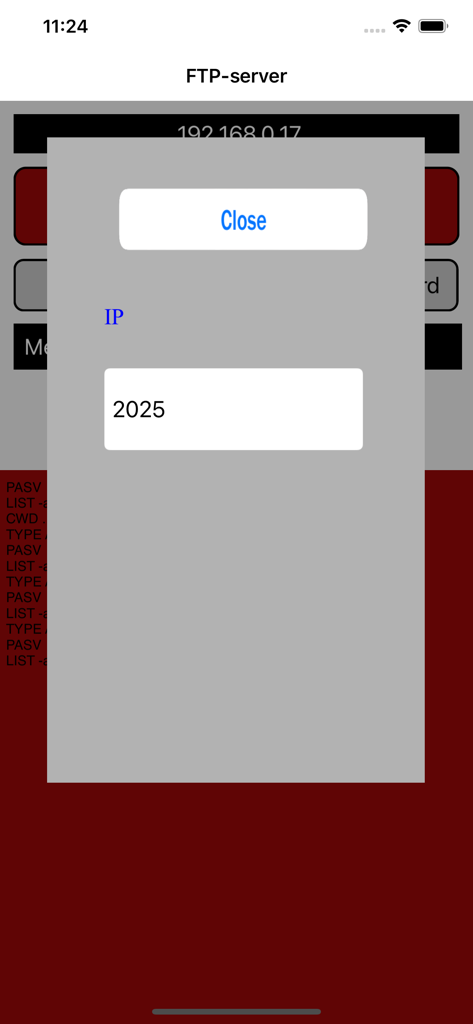 La interfaz de la aplicación móvil del servidor FTP que muestra una ventana emergente de configuración y los registros de actividad de conexión