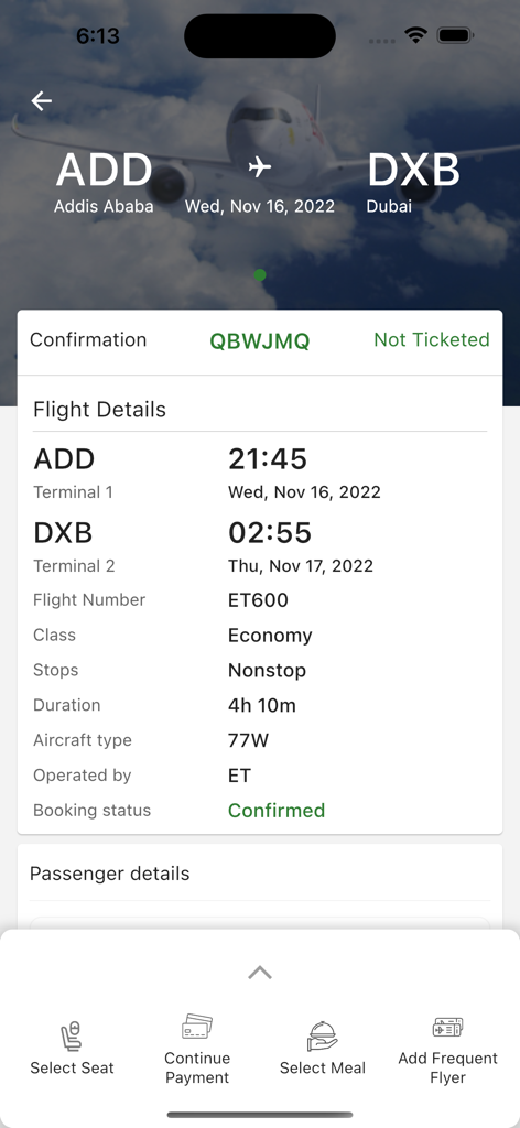 Bildschirm der Ethiopian Airlines App mit Flugroute von Addis Abeba nach Dubai und Buchungsoptionen