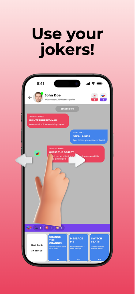 Couple Cards: Love Game - Pantalla de la app móvil que muestra una interfaz de chat con cartas de relación y una indicación para usar comodines