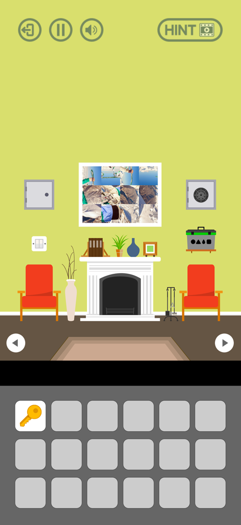 Daily Room Escape - デイリー・ルーム・エスケープのゲーム。暖炉のある部屋とインベントリに金色の鍵が表示されている。