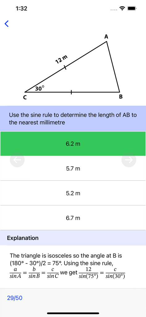 GCSE Maths : Geometry Lite - Pantalla de la aplicación de geometría que muestra una pregunta de práctica de trigonometría con un diagrama de triángulo y una explicación paso a paso