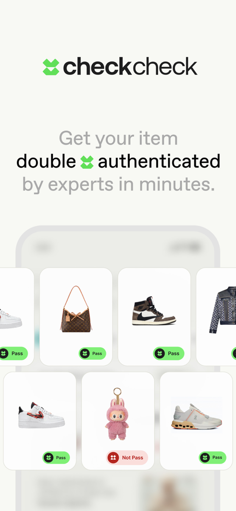 Captura de pantalla de la app CheckCheck mostrando zapatillas y artículos de lujo autenticados con indicadores de estado de aprobación y fallo