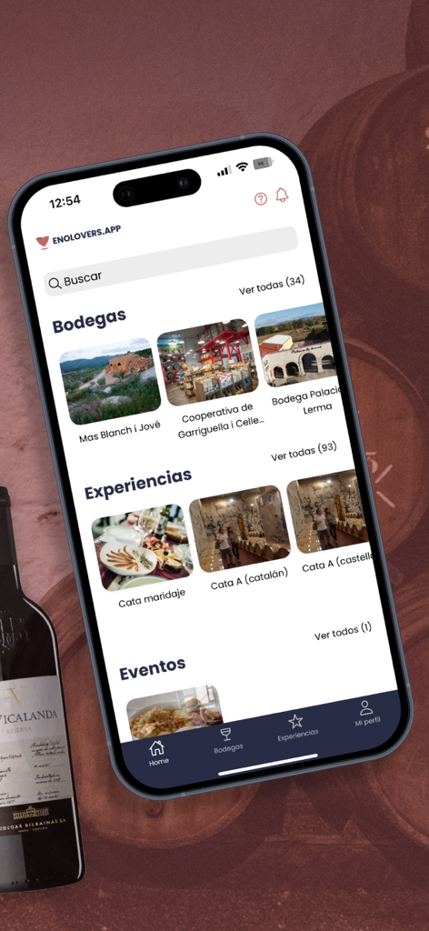 La interfaz de la aplicación móvil ENOLOVERS que muestra categorías de bodegas, experiencias y eventos de cata de vinos en España.