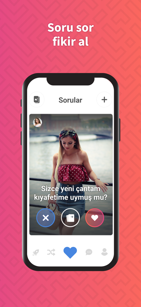 Anonim Chat - Ribony - Uma tela móvel mostrando o recurso de pergunta e enquete anônima do aplicativo Ribony, onde um usuário pede feedback sobre sua roupa.