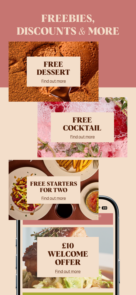 Schermata promozionale che mostra ricompense come dessert gratuiti, cocktail e un'offerta di benvenuto sull'app Cote Brasserie