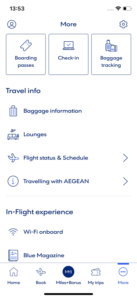 エーゲ航空アプリのメニュー。搭乗券、チェックイン、手荷物追跡、旅行情報などのオプションが表示されています。