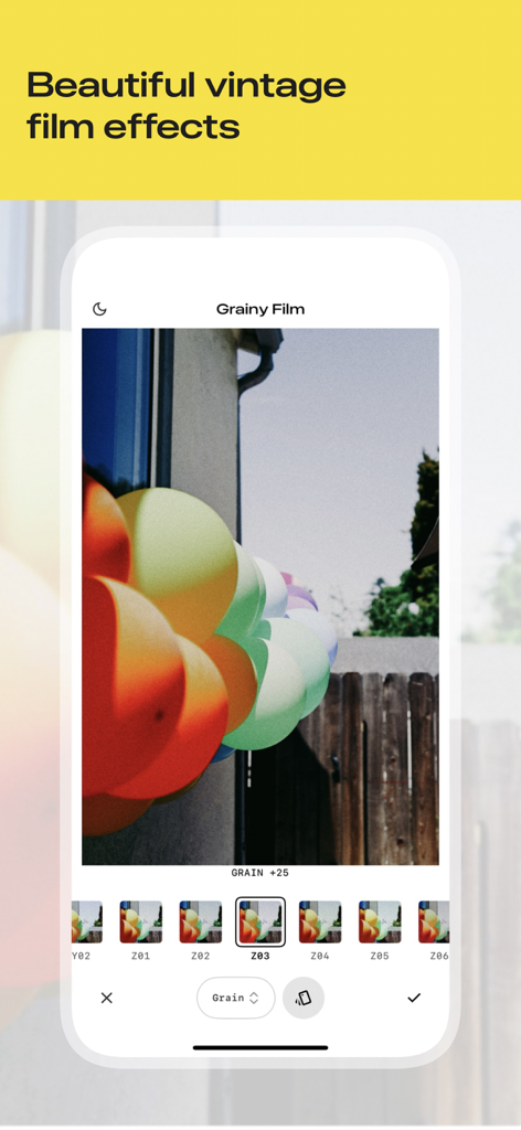 Interface do aplicativo Snapseed mostrando a ferramenta de filme granulado aplicada a uma foto de balões coloridos