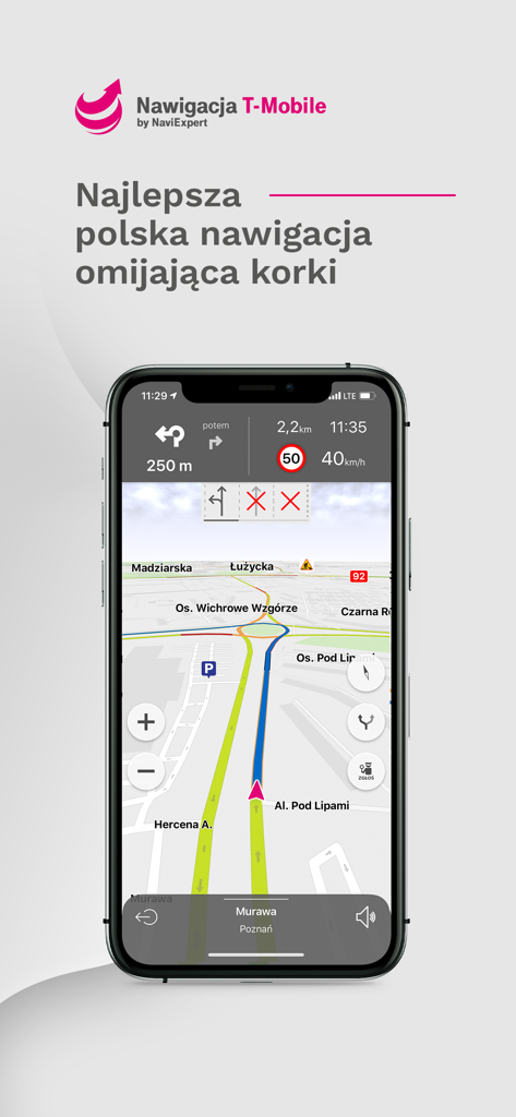Interfaz de la aplicación Nawigacja T-Mobile que muestra un mapa GPS con indicaciones de ruta e información de tráfico