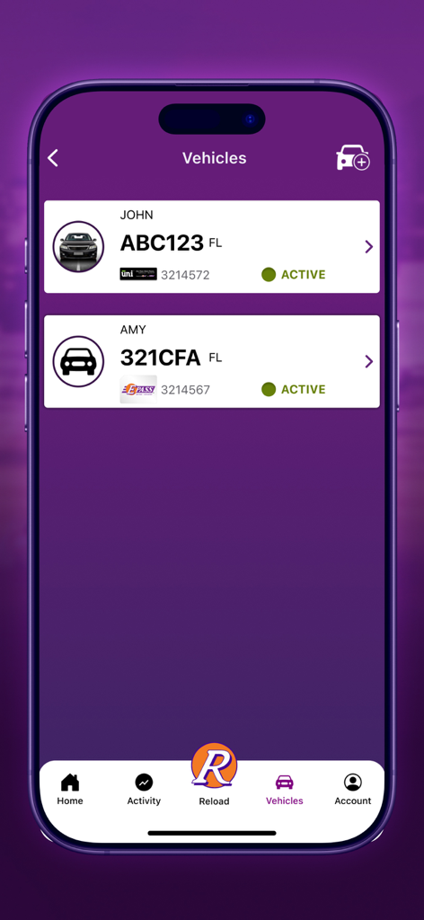 E-PASS Toll App - Écran de l'application de péage E-PASS montrant plusieurs véhicules actifs avec les détails des plaques d'immatriculation