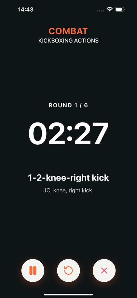 TrainZone - O aplicativo TrainZone exibindo um round de treino de kickboxing com um cronômetro regressivo e instruções do exercício.