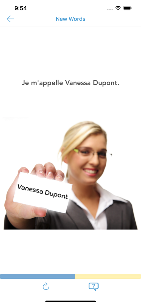 Ein Lektionsbildschirm aus der App Französisch für Anfänger, der lehrt, wie man sich mit dem Satz Je mappelle vorstellt