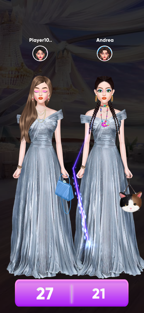 Fashion Battle Dress up Show - Dos modelos con vestidos plateados en una competición de batalla de moda cara a cara