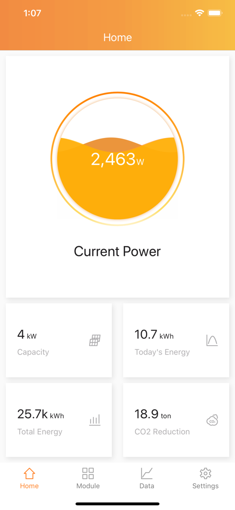 Pantalla de inicio de la App EMA que muestra la producción de energía solar en tiempo real y datos de impacto ambiental