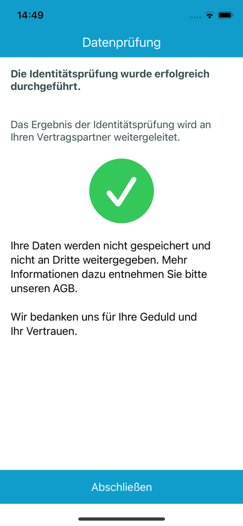Schermata di verifica dell'identità online riuscita con una grande spunta verde