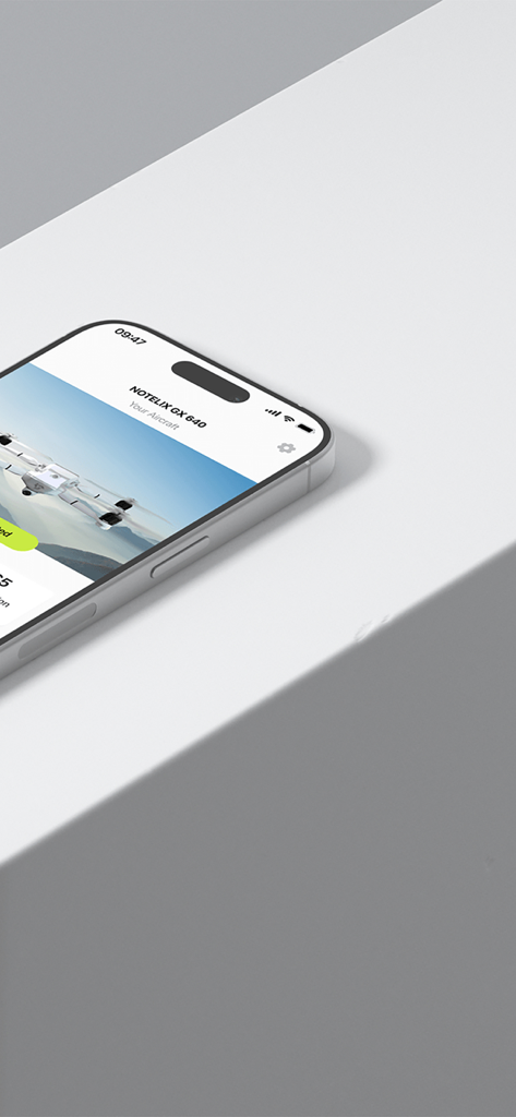 Notelix GX 640航空機が選択されたWiFi CAM ドローン遠隔操作アプリを表示するiPhoneのクローズアップ