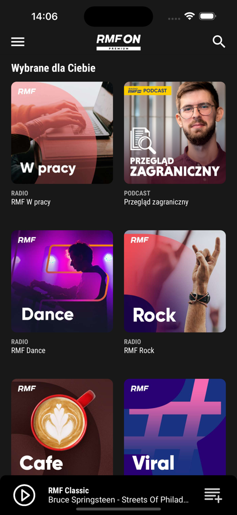 Interfaz de la aplicación RMF ON mostrando estaciones de radio polacas curadas y categorías de podcasts