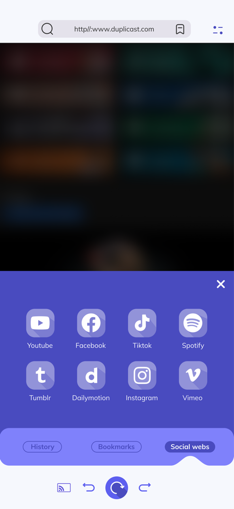 Dou Wan - Screen Mirroring - Dou Wan app interface showing a selection of social media icons like YouTube and TikTok for easy screen mirroring