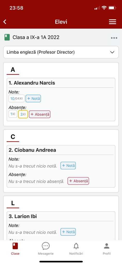 Catalog Viva - A list of students in the Catalog Viva app showing individual grades and attendance records.