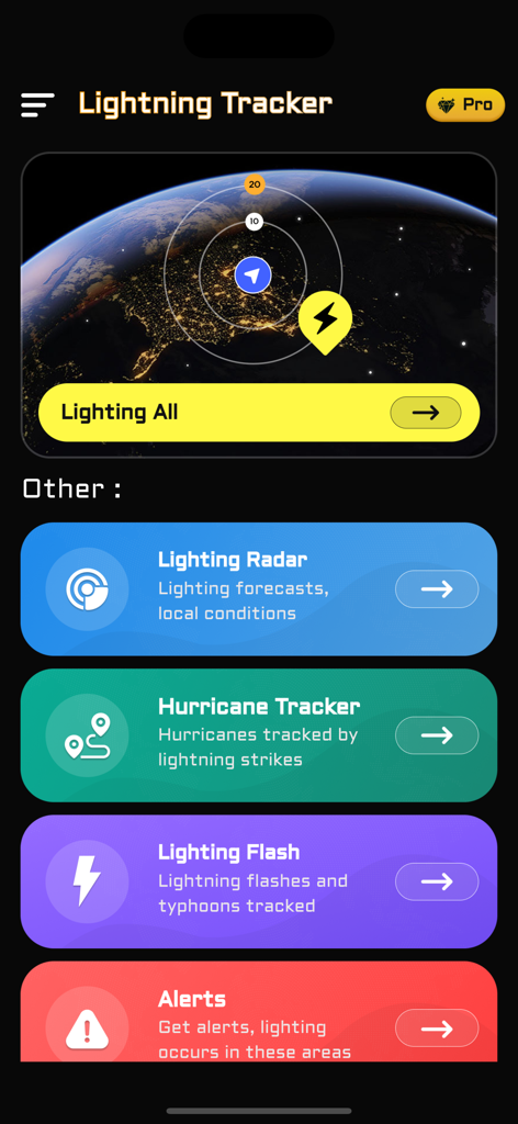 Hauptschnittstelle der Lightning on Map-App mit einer Echtzeit-Sturmradarkarte und Menüschaltflächen für Blitz- und Hurrikan-Tracking.