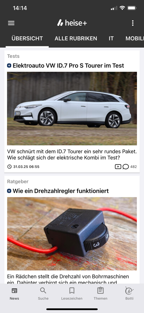 Screenshot des Newsfeeds der heise online IT-Nachrichten-App mit Tech-Artikeln und Navigationsmenü
