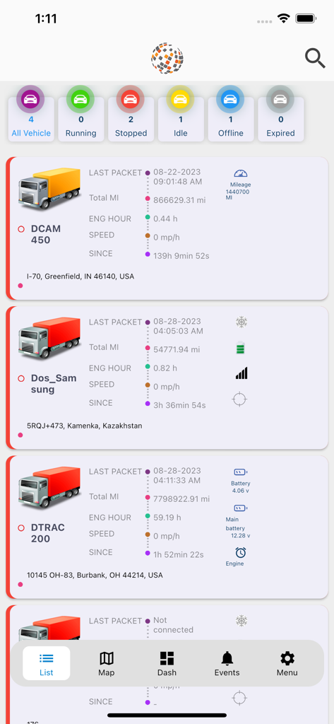 SF Tracker - SF Tracker App Dashboard, das eine Liste von Nutzfahrzeugen mit Echtzeitstatus und Standortinformationen anzeigt