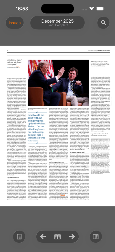 Le Monde diplomatique, English - Una página de revista digital en la aplicación Le Monde diplomatique que presenta un artículo analítico de formato largo con botones de navegación y un icono de búsqueda.