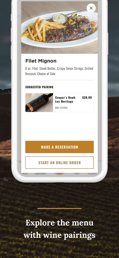 Cooper‘s Hawk - Schermata del menu dell'app Cooper's Hawk che mostra il Filetto Mignon con un abbinamento di vini suggerito e opzioni di prenotazione