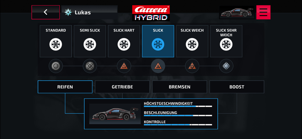Carrera - HYBRID - Car tuning menu in the Carrera Hybrid app showing tire selection options and vehicle performance statistics