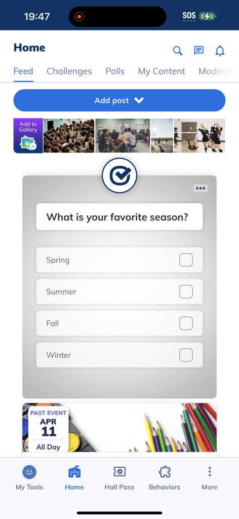 Minga school app home screen showing a student community poll about favorite seasons