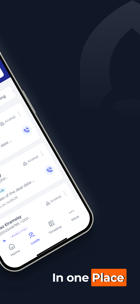Interface de l'application mobile Engaz CRM présentant une liste de prospects immobiliers en un seul endroit.