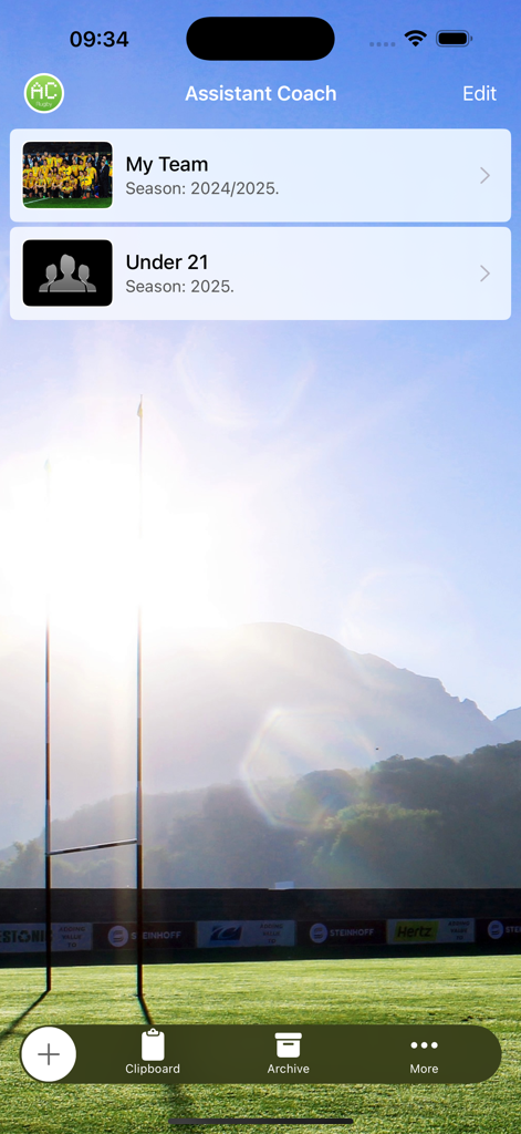 Assistant Coach Rugby - Dashboard of the Assistant Coach Rugby app displaying a list of managed rugby teams and seasons
