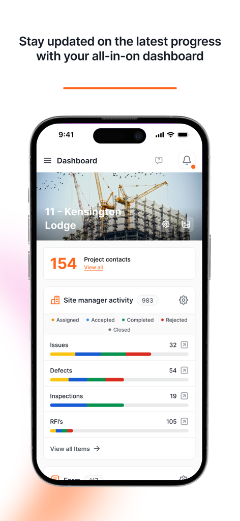 Commnia - Panel de control de la aplicación móvil Commnia que muestra el progreso del proyecto de construcción y la actividad del administrador del sitio