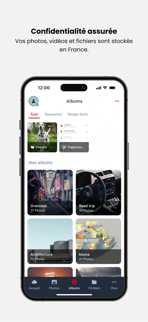 SFR Cloud - Application mobile SFR Cloud montrant des albums photo organisés et un message sur le stockage sécurisé des données en France