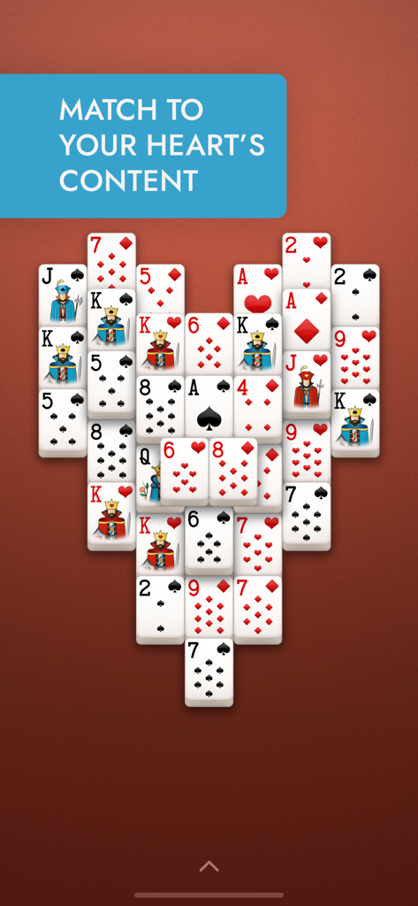 Peças de Mahjong dispostas em forma de coração apresentando desenhos de cartas de jogar em um fundo limpo