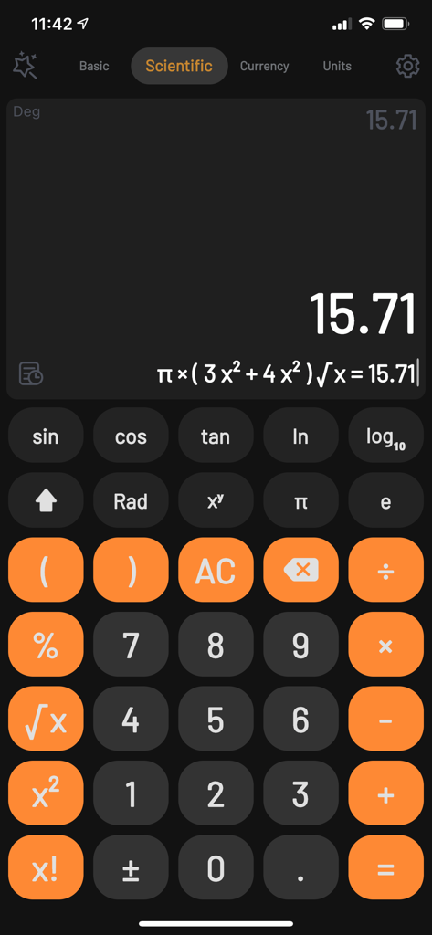 Interfaz de calculadora científica en la aplicación Super Calculator con tema oscuro y funciones matemáticas avanzadas