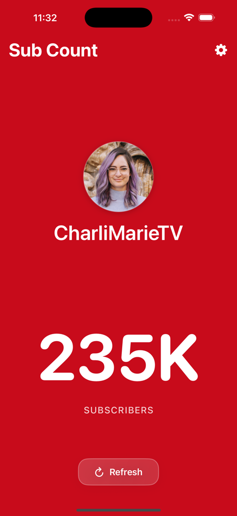Sub Count - Screenshot der Abonnentenzahl-App, die 235.000 Abonnenten für den Kanal CharliMarieTV auf rotem Hintergrund anzeigt