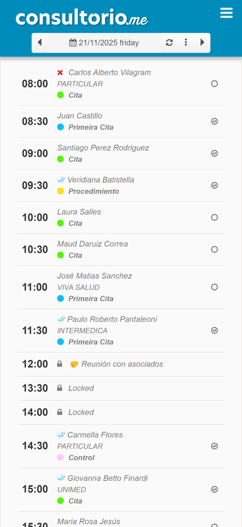 Consultorio.me - Daily appointment list in the Consultorio.me app showing patient names and consultation times