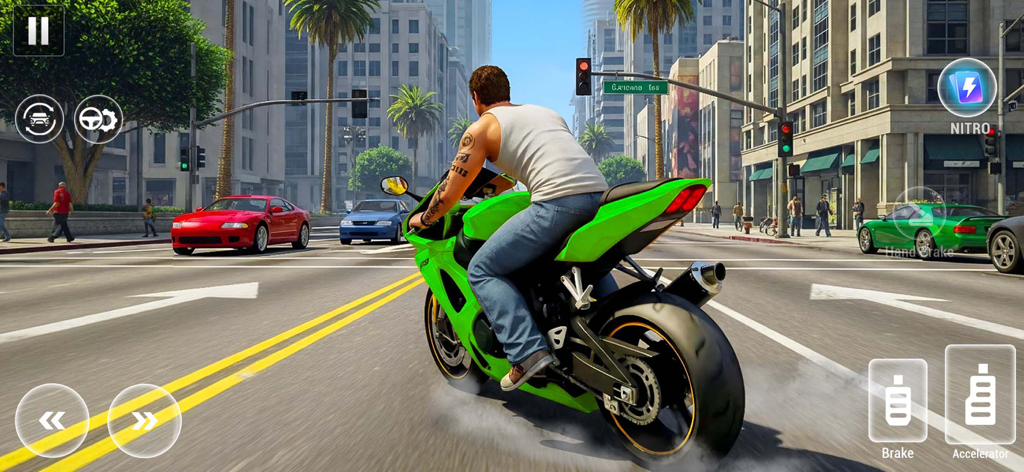 Un hombre conduciendo una moto deportiva verde por una calle soleada de la ciudad en el juego Moto Bike Stunt 3D Racing