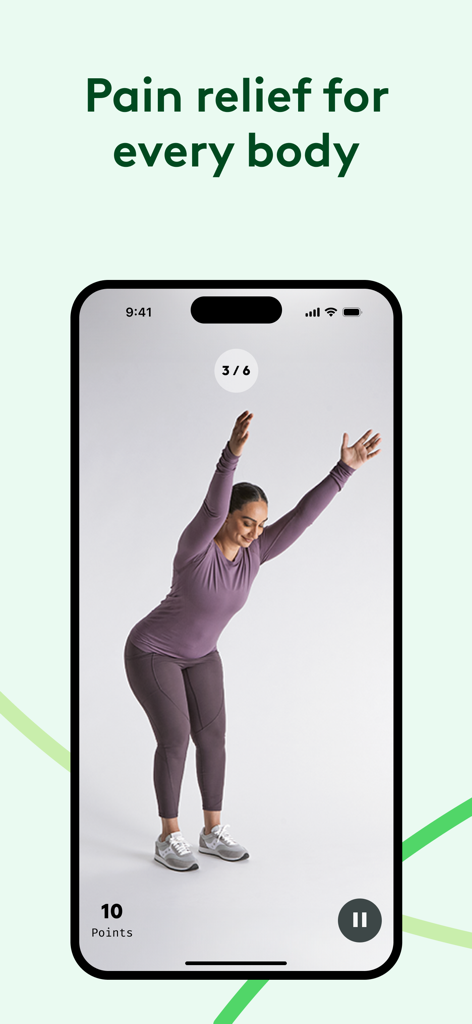 Hinge Health 앱 인터페이스에서 물리 치료 운동을 하는 여성