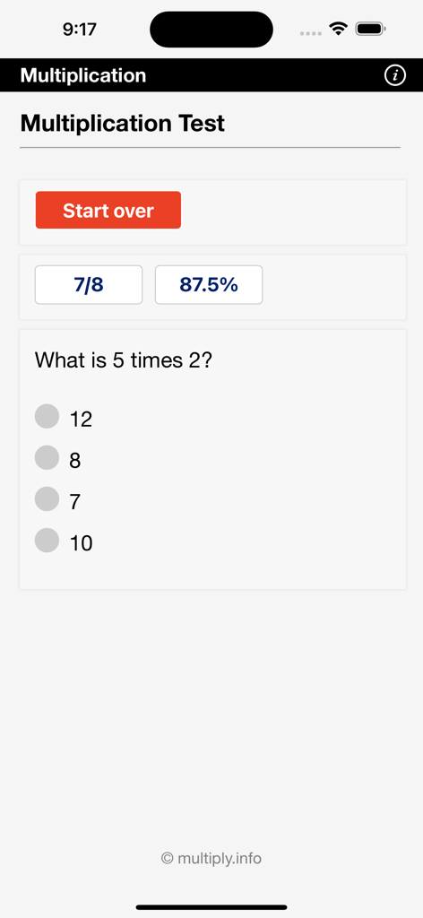Interfaz de la función Prueba de Multiplicación que muestra una pregunta de cuestionario, ¿cuánto es 5 por 2? con opciones de respuesta múltiple y un rastreador de puntuación.