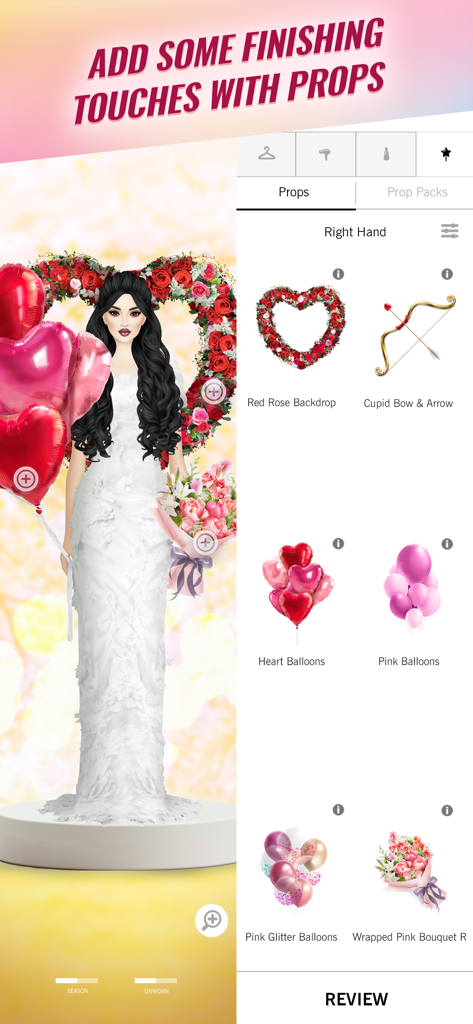 Seleccionando accesorios de moda para una modelo con un vestido blanco en Covet Fashion